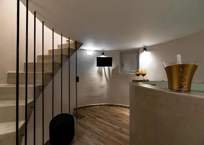 빌라 Lami Traditional Windmill - With Private Pool And Jacuzzi 피르고스