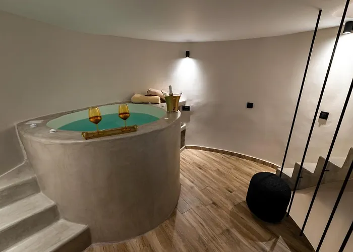 빌라 Lami Traditional Windmill - With Private Pool And Jacuzzi *