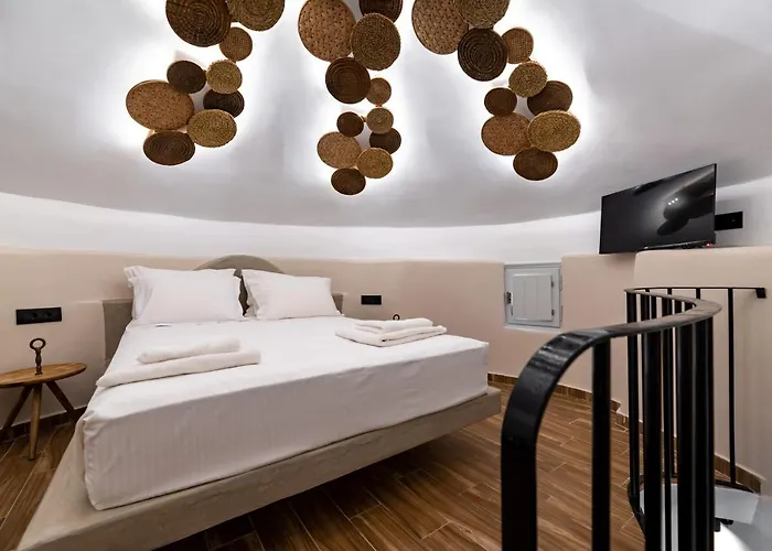 Lami Traditional Windmill - With Private Pool And Jacuzzi 피르고스