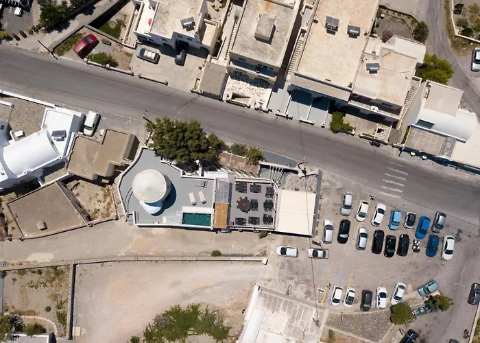 Villa Lami Traditional Windmill - With Private Pool And Jacuzzi Pýrgos