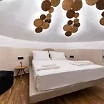 Villa Lami Traditional Windmill - With Private Pool And Jacuzzi Pýrgos